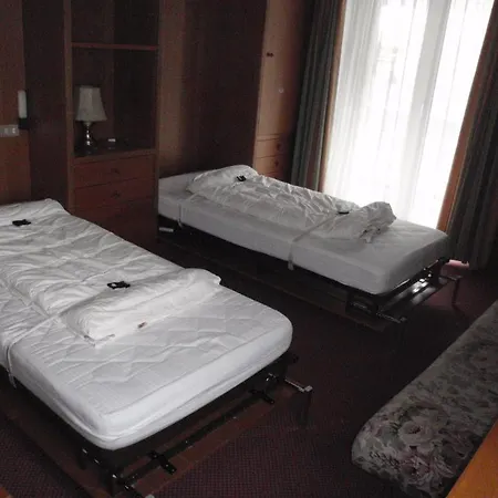 Sausalito Apart-hotel 2*